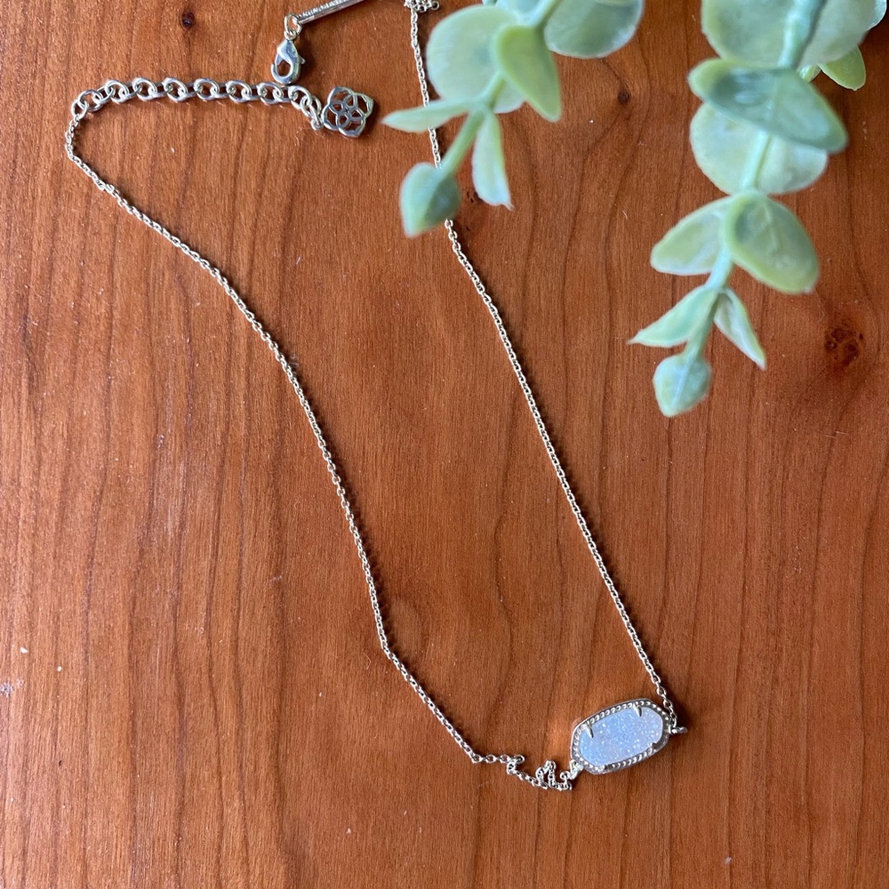 Kendra Scott Gold Elisa Pendant - Picture 3 of 4